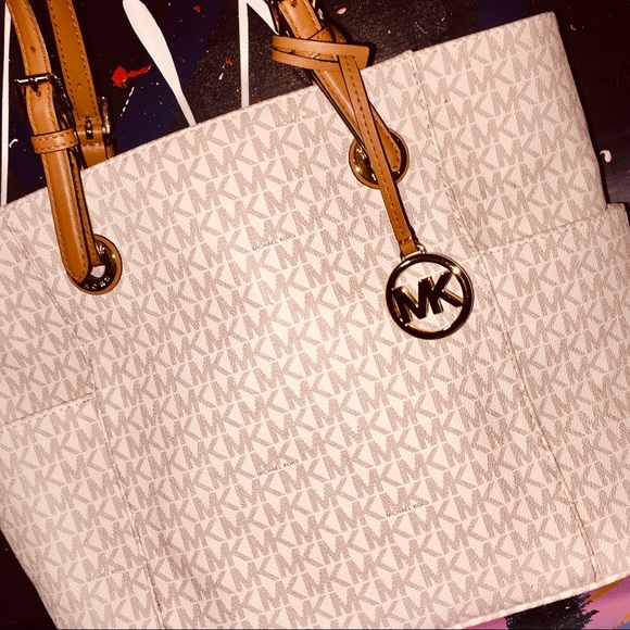 🎈SOLD🎈 Michael Kors Bag - Picture 2 of 11